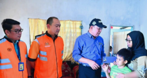DUA BERADIK KEHILANGAN TIGA AHLI KELUARGA, JKM PAHANG HULUR BANTUAN RM2,000