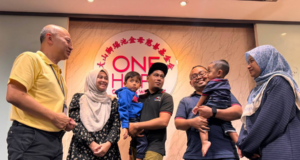2 KANAK-KANAK HIDAP SMA PERLU DANA RM1.04 JUTA JALANI TERAPI GEN DI INDONESIA