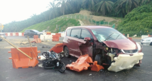PENUNGGANG MOTOSIKAL MAUT BERTEMBUNG KERETA