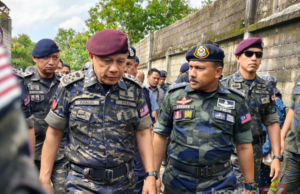 PEGAWAI POLIS DIGANTUNG TUGAS BABIT SALAH LAKU