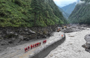 TUJUH MAUT, 554 HILANG SELEPAS TANAH RUNTUH DI PELABUHAN SEMPADAN TIBET, CHINA