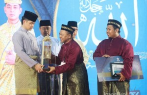 UIAM KAMPUS KUANTAN MUNCUL JUARA KALI KEDUA PERARAKAN SAMBUTAN MAULIDUR RASUL PERINGKAT NEGERI PAHANG