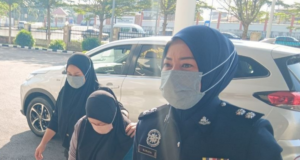 NENEK TIRI DIDAKWA BUNUH BAYI PEREMPUAN 16 BULAN