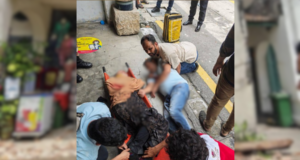 DUA PELANCONG WARGA SRI LANKA VEDERA DIHEMPAP RUNTUHAN BATU BANGUNAN