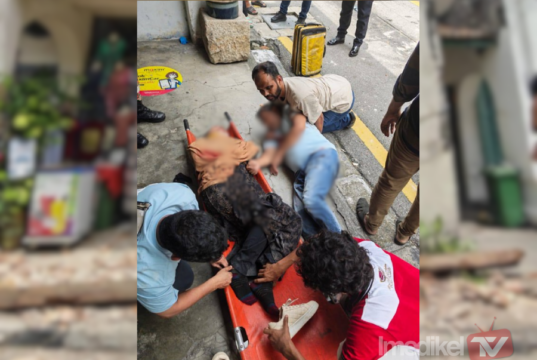 DUA PELANCONG WARGA SRI LANKA VEDERA DIHEMPAP RUNTUHAN BATU BANGUNAN