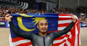 ‘SUAMI SAYA KINI JUARA SUKAN KOMANWEL’ – ATHIAH