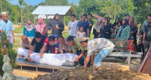 TIGA JENAZAH MANGSA NAHAS SELAMAT DIKEBUMIKAN DI MELOR