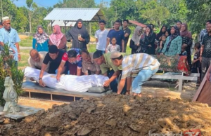 TIGA JENAZAH MANGSA NAHAS SELAMAT DIKEBUMIKAN DI MELOR