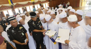 PROSPEK TERIMA ANUGERAH PELAJAR TERBAIK KELAS AGAMA, INGIN BINA HIDUP BAHARU