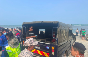 JASAD TERAKHIR REMAJA LEMAS MANDI DI PANTAI TANJUNG LOMPAT DIJUMPAI