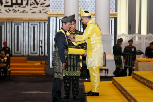 PELAKON EMAN MANAN DIANUGERAHKAN DATO’ PADUKA MAHKOTA TERENGGANU