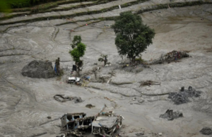SEKURANG-KURANGNYA 2,500 BANGUNAN MUSNAH DALAM BANJIR DAHSYAT DI NEPAL