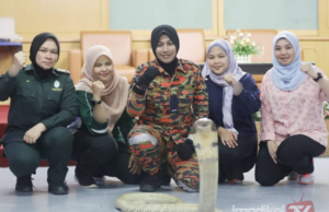 ELAK TANGKAP ULAR BERBISA TANPA KEMAHIRAN