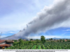 GUNUNG SINABUNG MELETUS LAGI, LEBIH 600 PENDUDUK DIPINDAHKAN KE SUMATERA UTARA