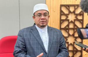 PENGANJUR SEMARAK MERDEKA 3.0 JELI BERDEPAN SAMAN