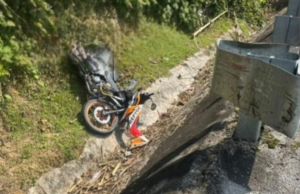 HILANG KAWALAN, REMPUH BESI PENGHADANG: PENUNGGANG MOTOSIKAL MAUT