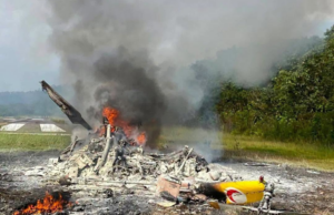 NAHAS HELIKOPTER: KERAJAAN SARAWAK SALUR RM100,000 KEPADA SETIAP KELUARGA PETUGAS FDS TERKORBAN
