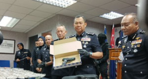 TAKTIK GUNA RUMAH TIDAK BERNOMBOR SEBAGAI STOR SIMPAN DADAH, TIGA TERMASUK REMAJA PEREMPUAN DITAHAN
