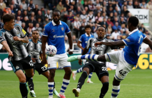 NEWCASTLE TAMATKAN REKOD TANPA KALAH HULL
