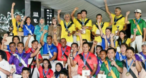 SULTAN PAHANG BANTU PASUKAN PEKAN JUARA KEJOHANAN POLO PIALA TENGKU AMPUAN PAHANG