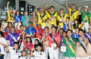 SULTAN PAHANG BANTU PASUKAN PEKAN JUARA KEJOHANAN POLO PIALA TENGKU AMPUAN PAHANG