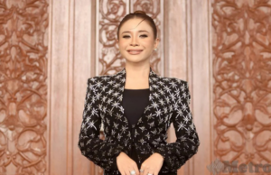 HULUR MIKROFON BUKTI KEMESRAAN ARTIS DAN PEMINAT – SHIHA ZIKIR