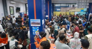 FERI VIRGO TRANSPORT 8 TERBALIK DI INDONESIA, ENAM DISAHKAN MAUT, 129 HILANG