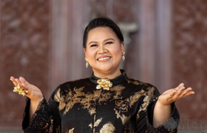 SHERRY ALHADAD GEMENTAR JAYAKAN TEATER MUZIKAL MANSUR DAN LIU