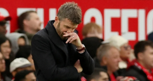 BELUM JUMPA CALON PENGGANTI BERWIBAWA SELAMATKAN CARRICK DARIPADA DIPECAT