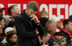 BELUM JUMPA CALON PENGGANTI BERWIBAWA SELAMATKAN CARRICK DARIPADA DIPECAT