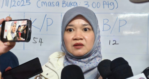 PROGRAM PENCERAMAH BEBAS DIHENTIKAN SERTA-MERTA – FADHLINA SIDEK
