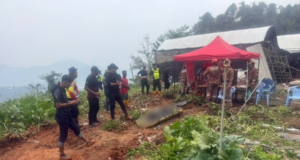 MAYAT LELAKI WARGA ASING DITEMUI TERTIMBUS DALAM TANAH RUNTUH DI GUA MUSANG