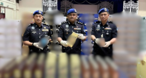 STOR BARANG TAK BERCUKAI DISERBU, PELBAGAI ROKOK SELUDUP, ARAK LEBIH RM700,000 DIRAMPAS