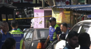 MAYAT LELAKI BERBALUT KAIN DITEMUI DALAM LONGKANG