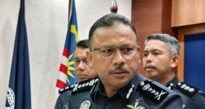 ANGGOTA POLIS PARAH DILIBAS PARANG KETIKA SERBUAN DADAH DI TANAH MERAH