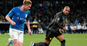 ROMA KECEWAKAN NAPOLI, COMO MAKIN GARANG