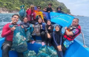 10 PENYELAM KUMPUL 62.75KG SISA MARIN DI TIGA LOKASI PULAU TIOMAN