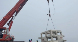 LAPAN UNIT TUKUN TIRUAN HALANG PUKAT TUNDA DI PERAIRAN KEMPADANG
