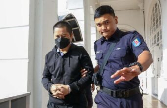 DSP LANGGAR MATI PELAJAR DIPENJARA: ‘APA SAJA HUKUMAN TIDAK KEMBALIKAN ANAK SAYA’ – BAPA MANGSA